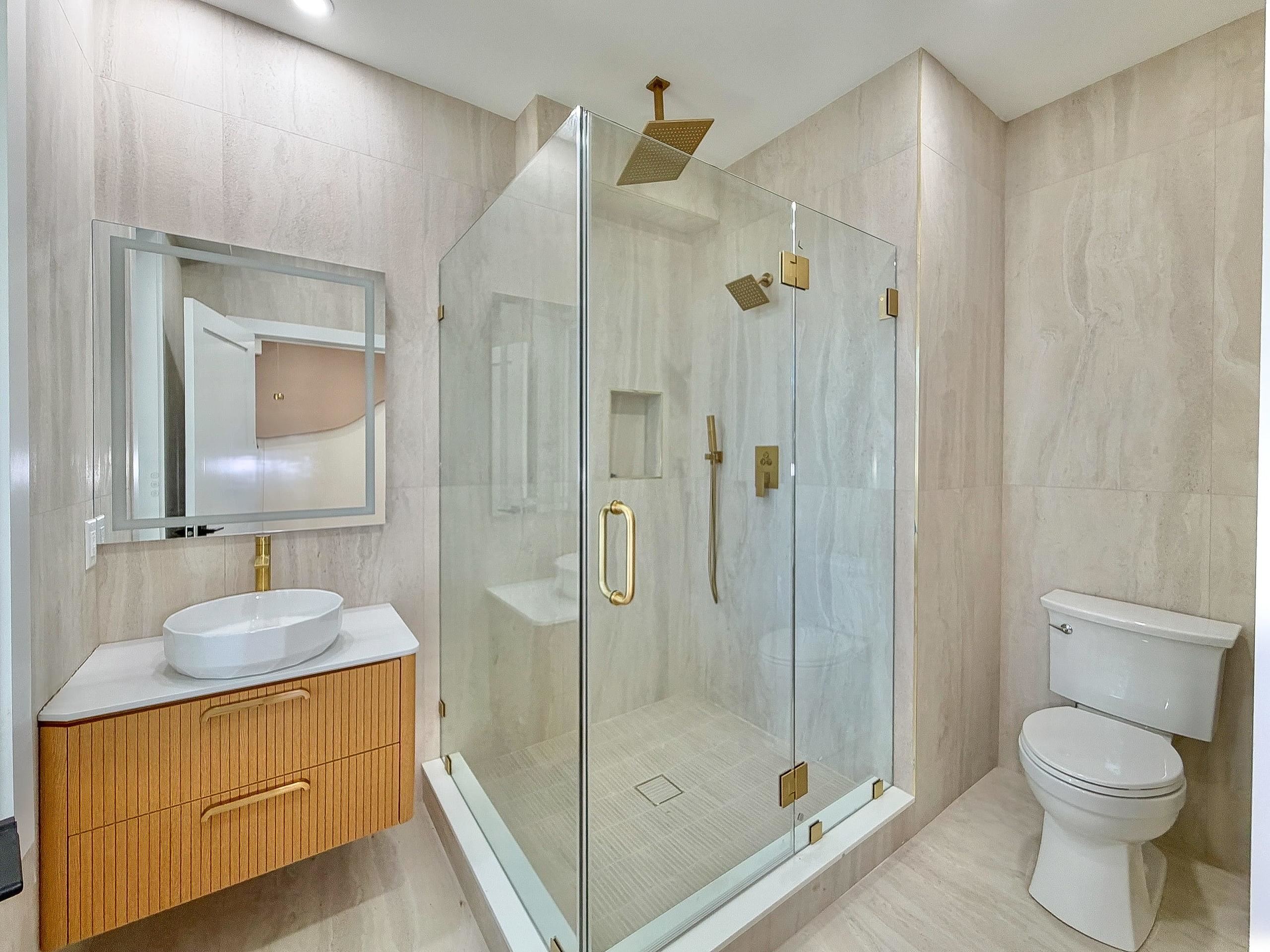 1902 JOHN F KENNEDY BLVD Unit: 2