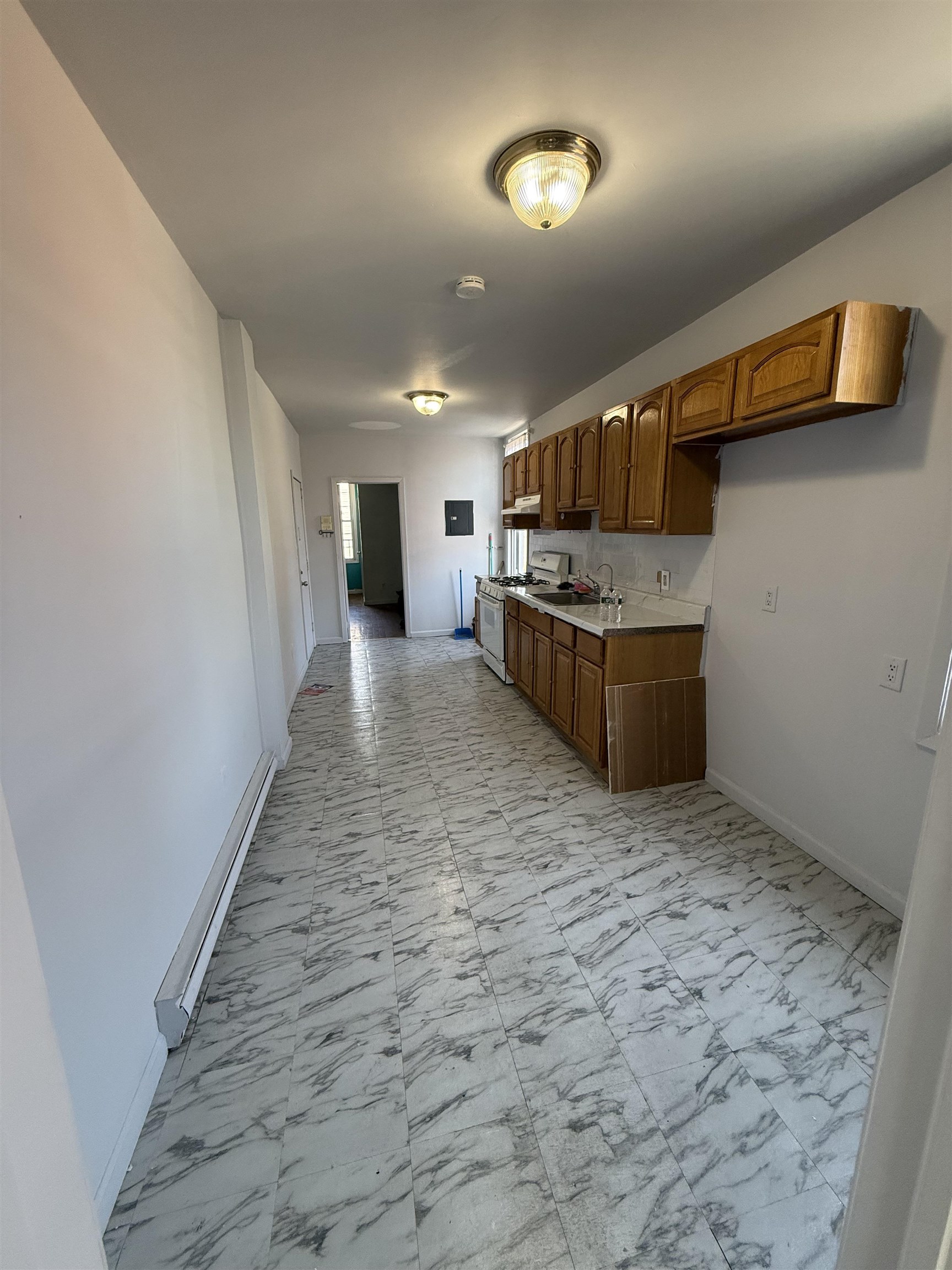 2033 Bergenline BERGENLINE AVE Unit: 3R