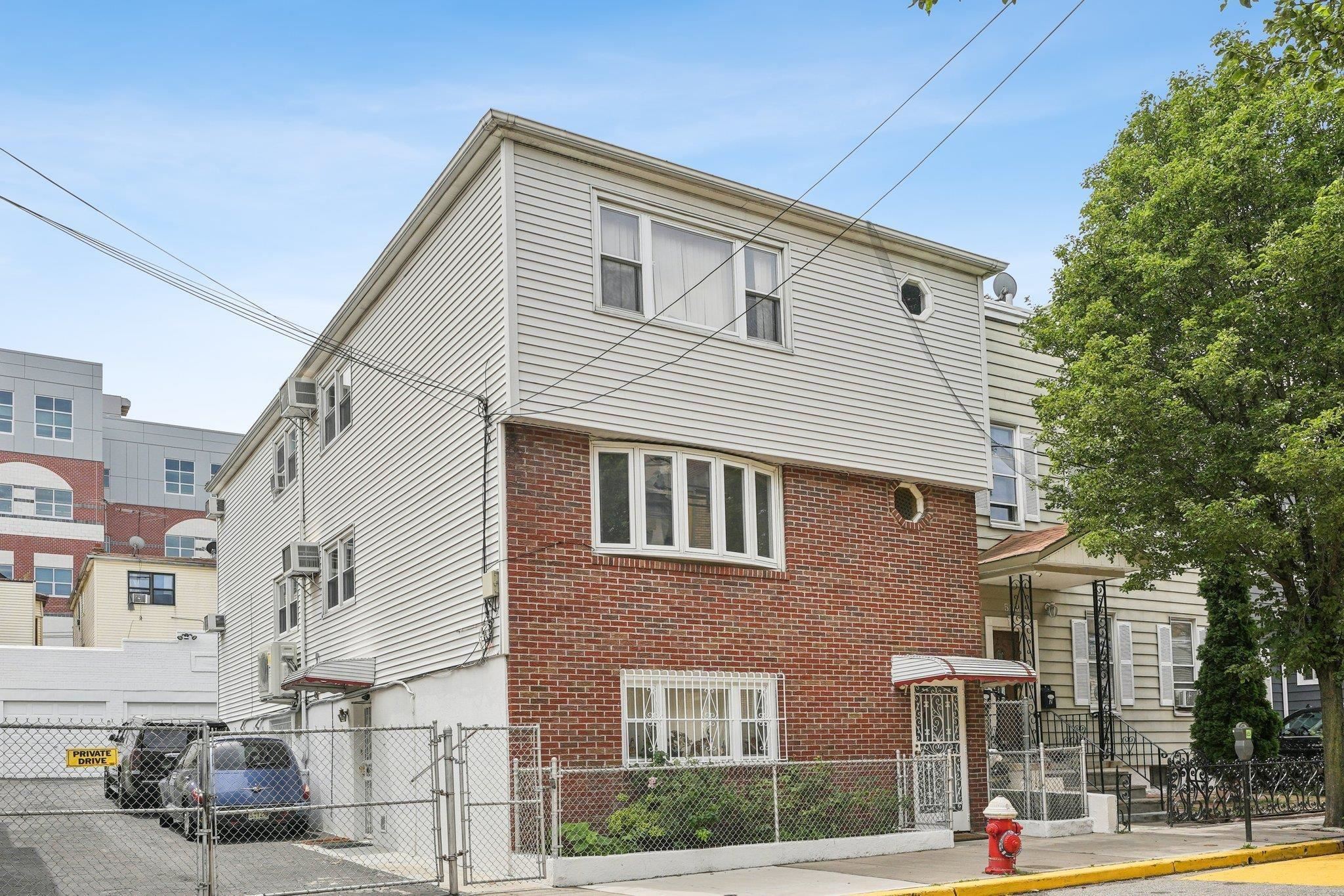 529 38TH ST Unit: #2