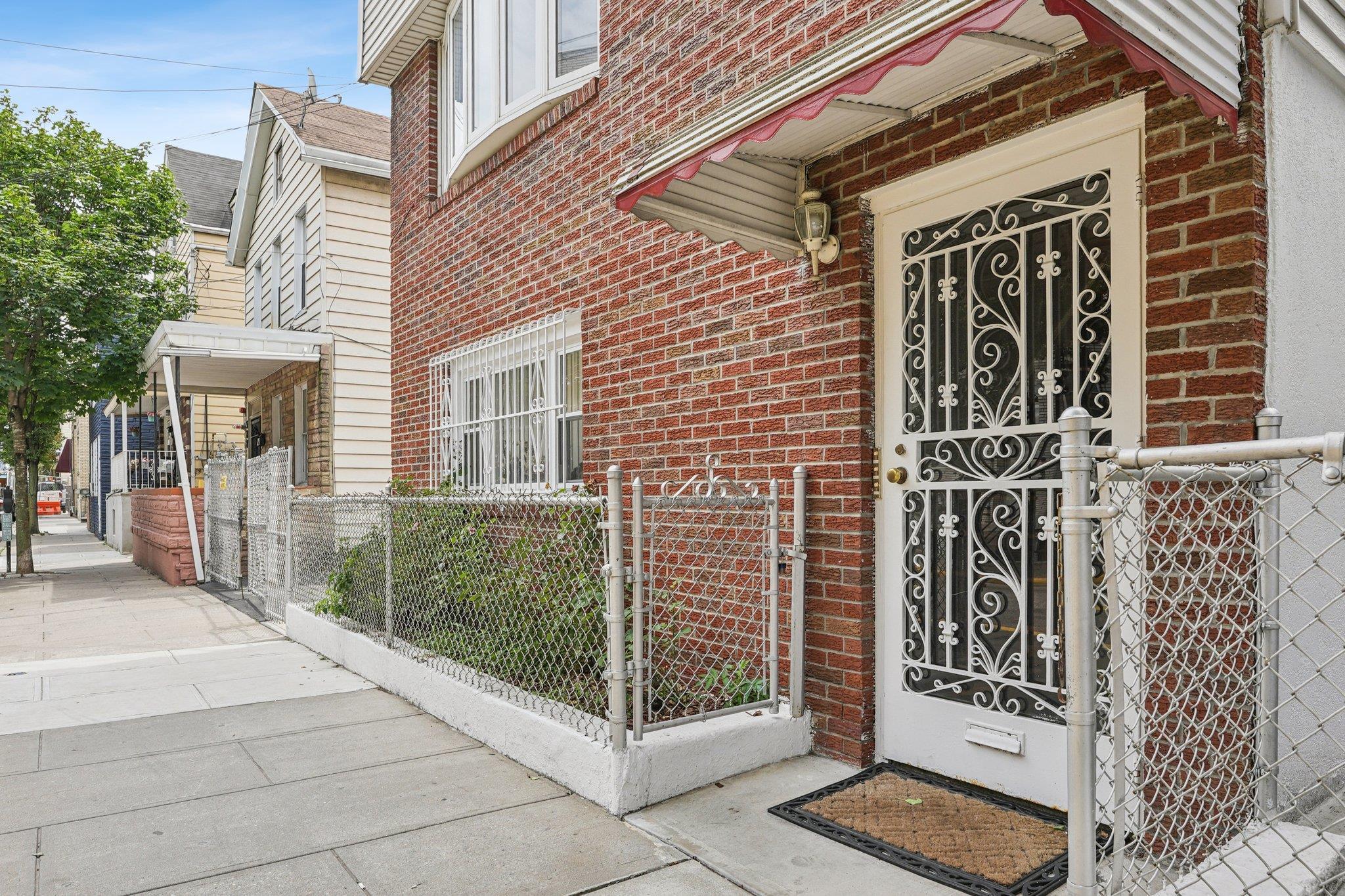 529 38TH ST Unit: #2