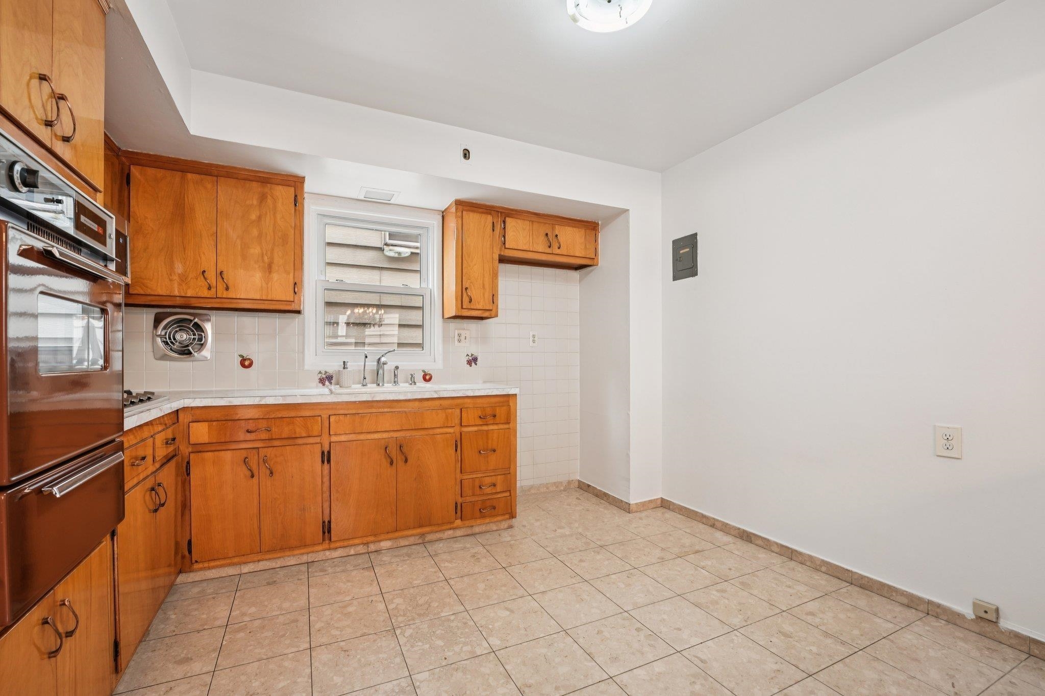 529 38TH ST Unit: #2