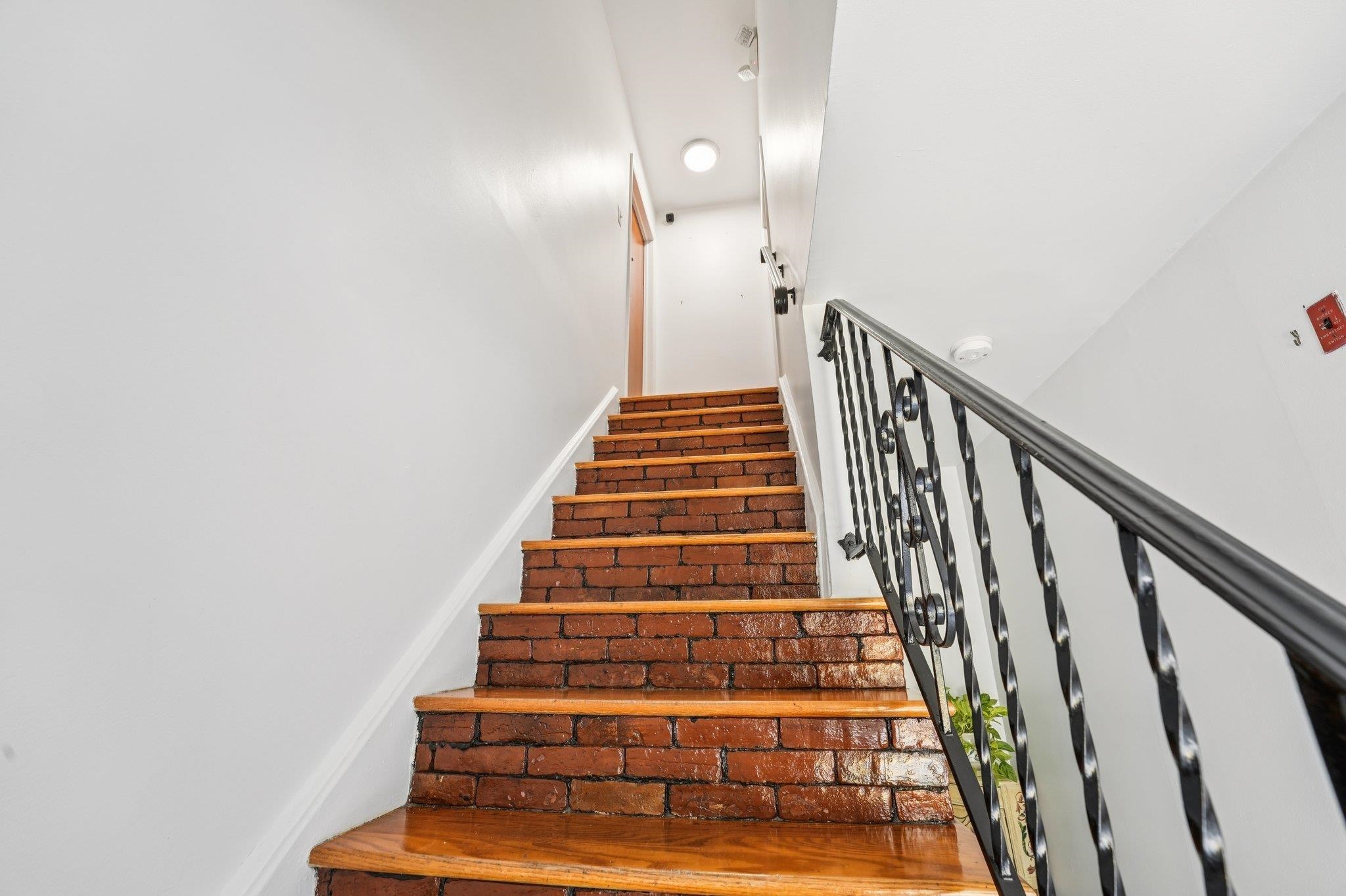 529 38TH ST Unit: #2