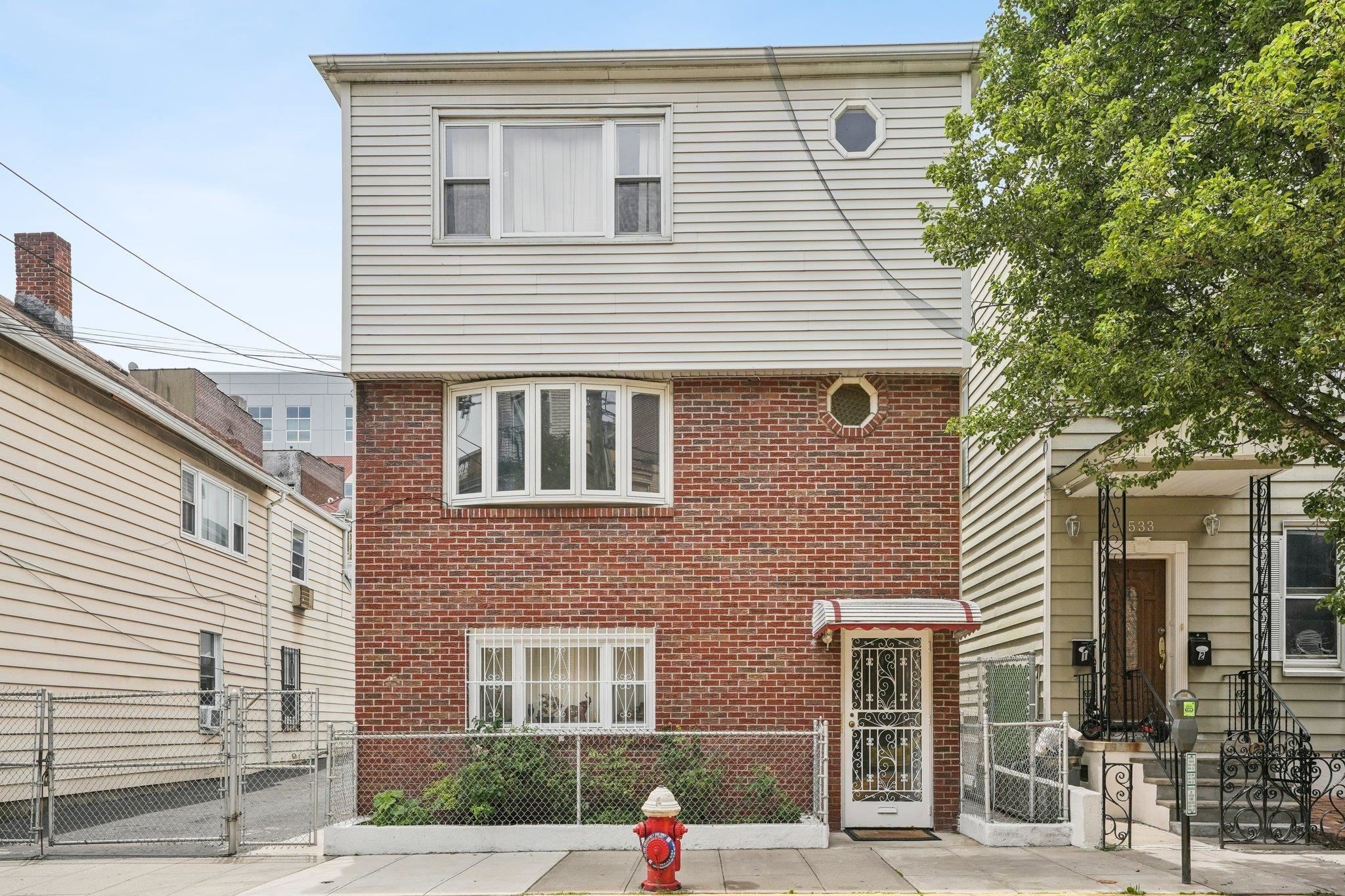 529 38TH ST Unit: #2
