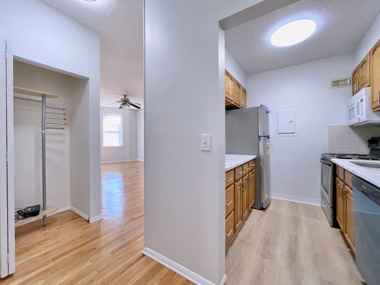 43-49 VAN WAGENEN AVE Unit: 3B