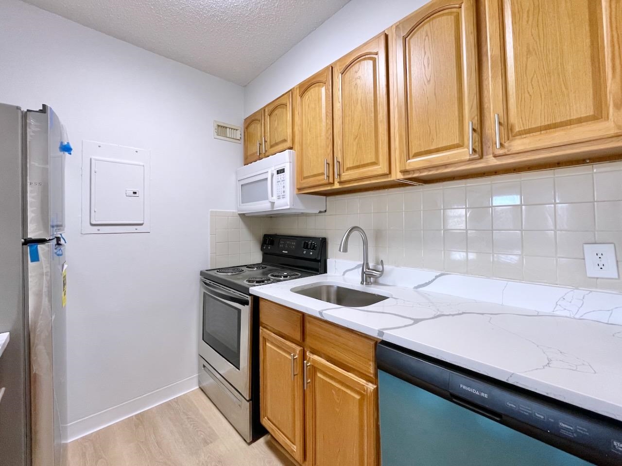43-49 VAN WAGENEN AVE Unit: 3B