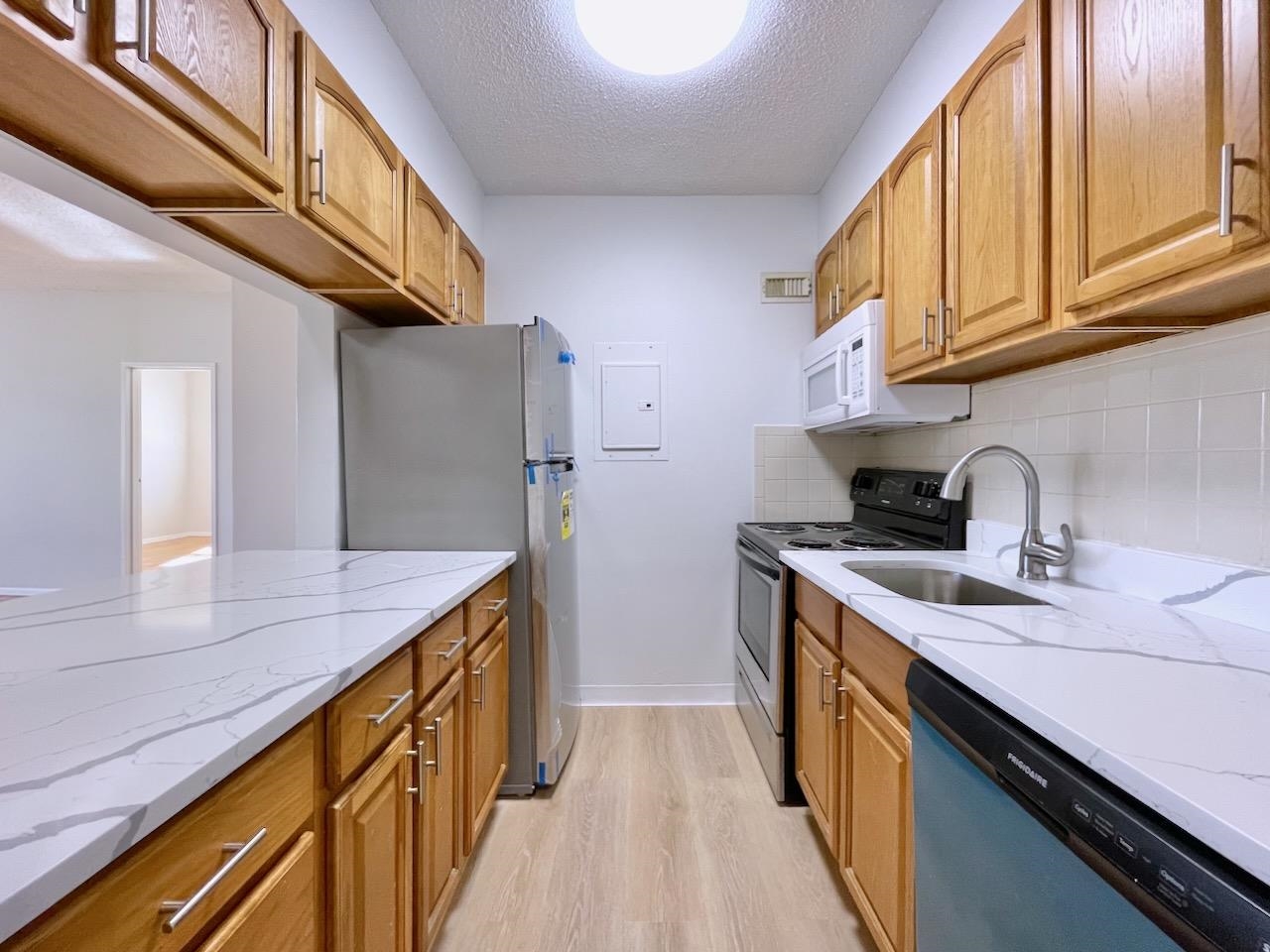 43-49 VAN WAGENEN AVE Unit: 3B