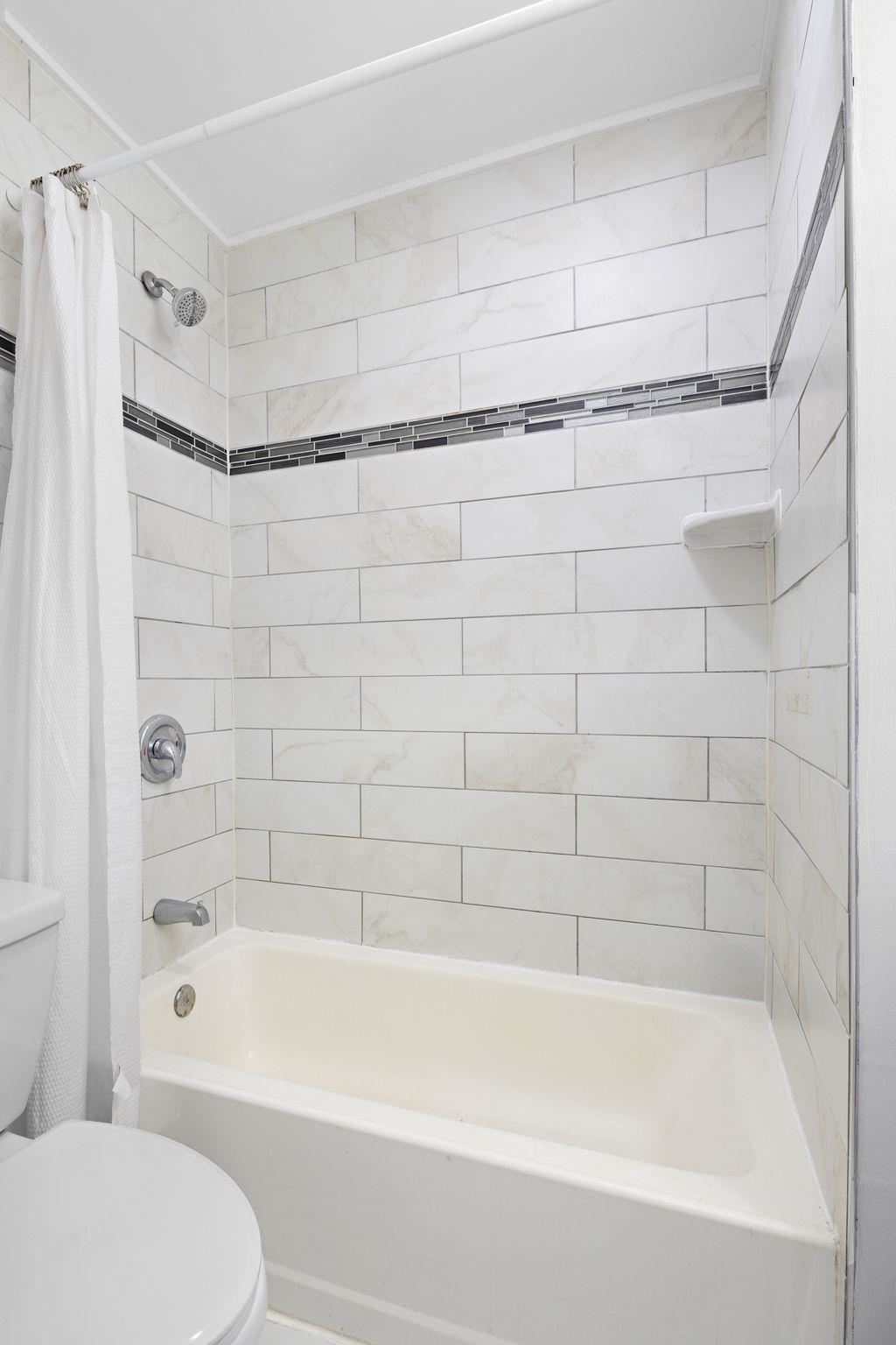 204 WILLOW AVE Unit: 4R