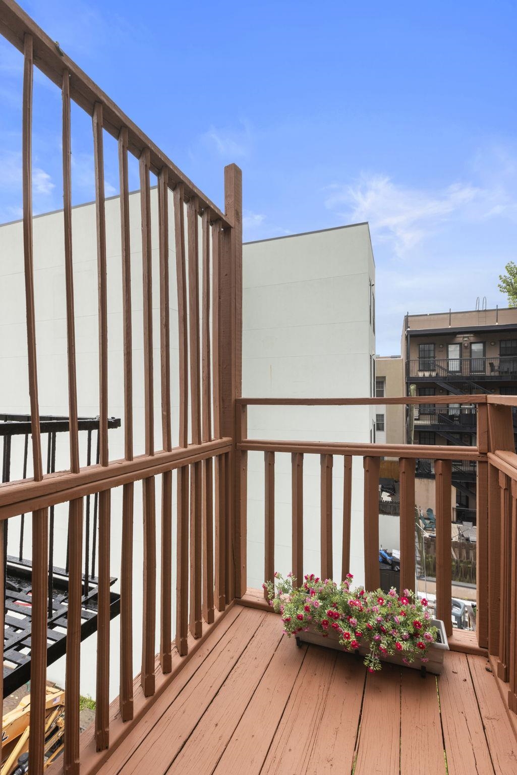 204 WILLOW AVE Unit: 4R