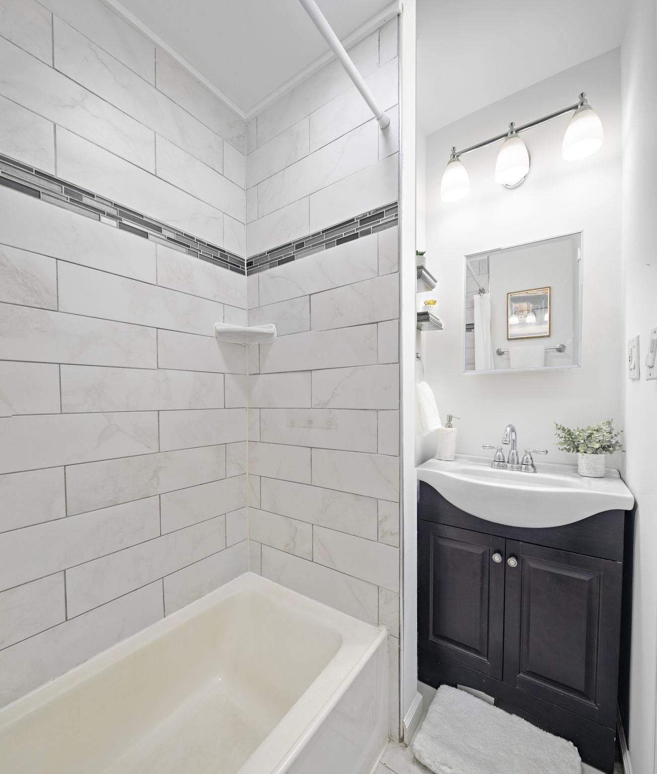 204 WILLOW AVE Unit: 4R
