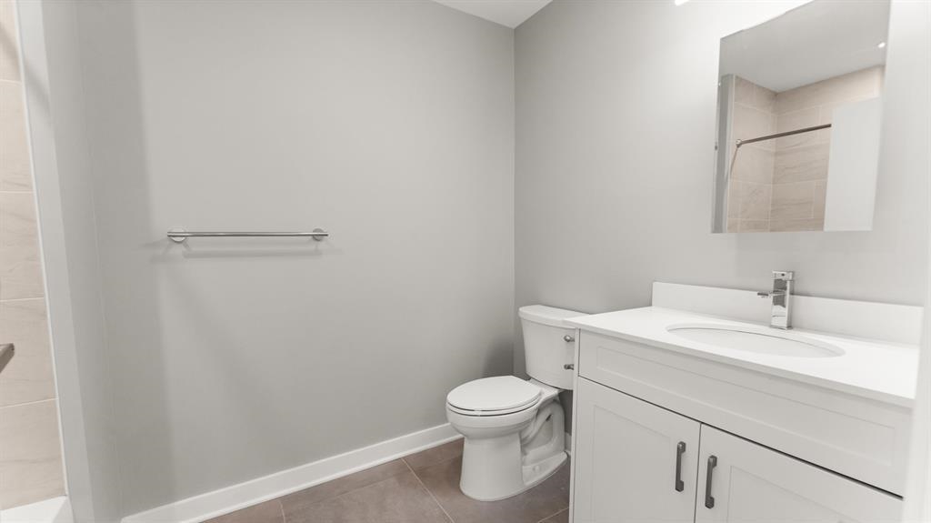 475 COMMUNIPAW AVE Unit: 504