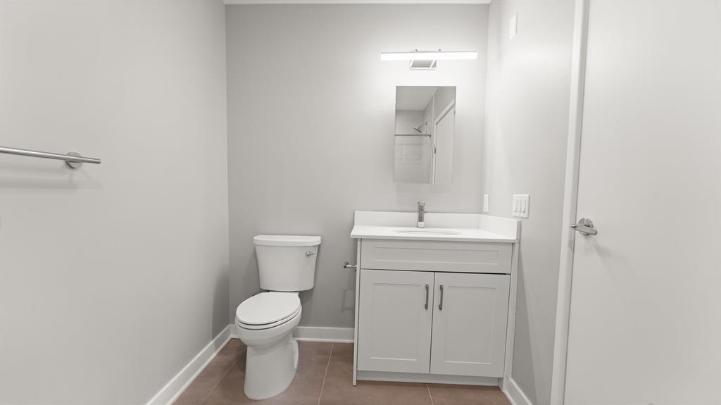 475 COMMUNIPAW AVE Unit: 504