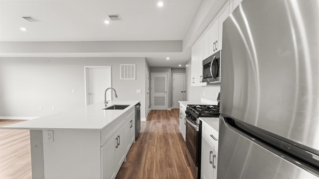475 COMMUNIPAW AVE Unit: 504