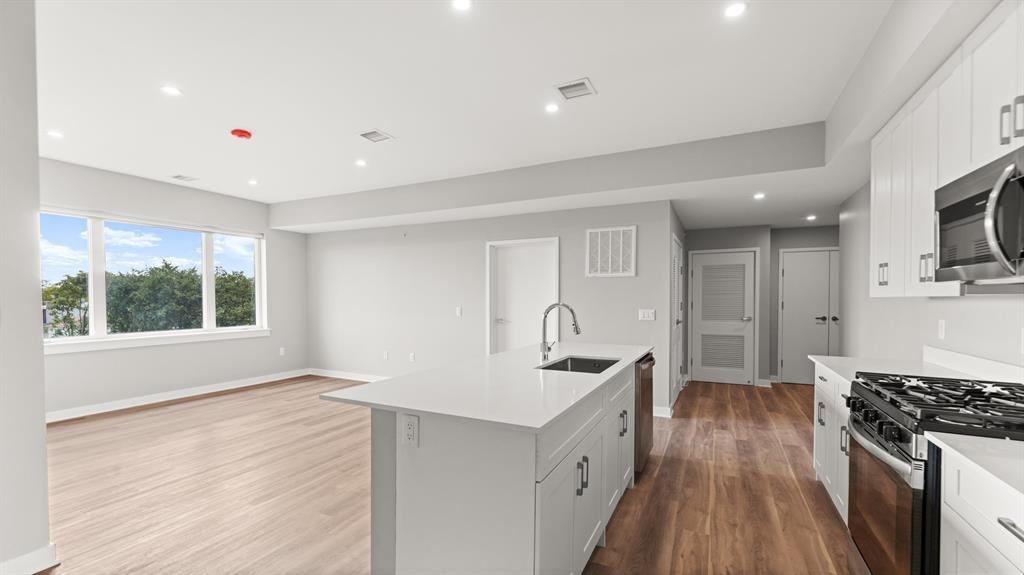 475 COMMUNIPAW AVE Unit: 504