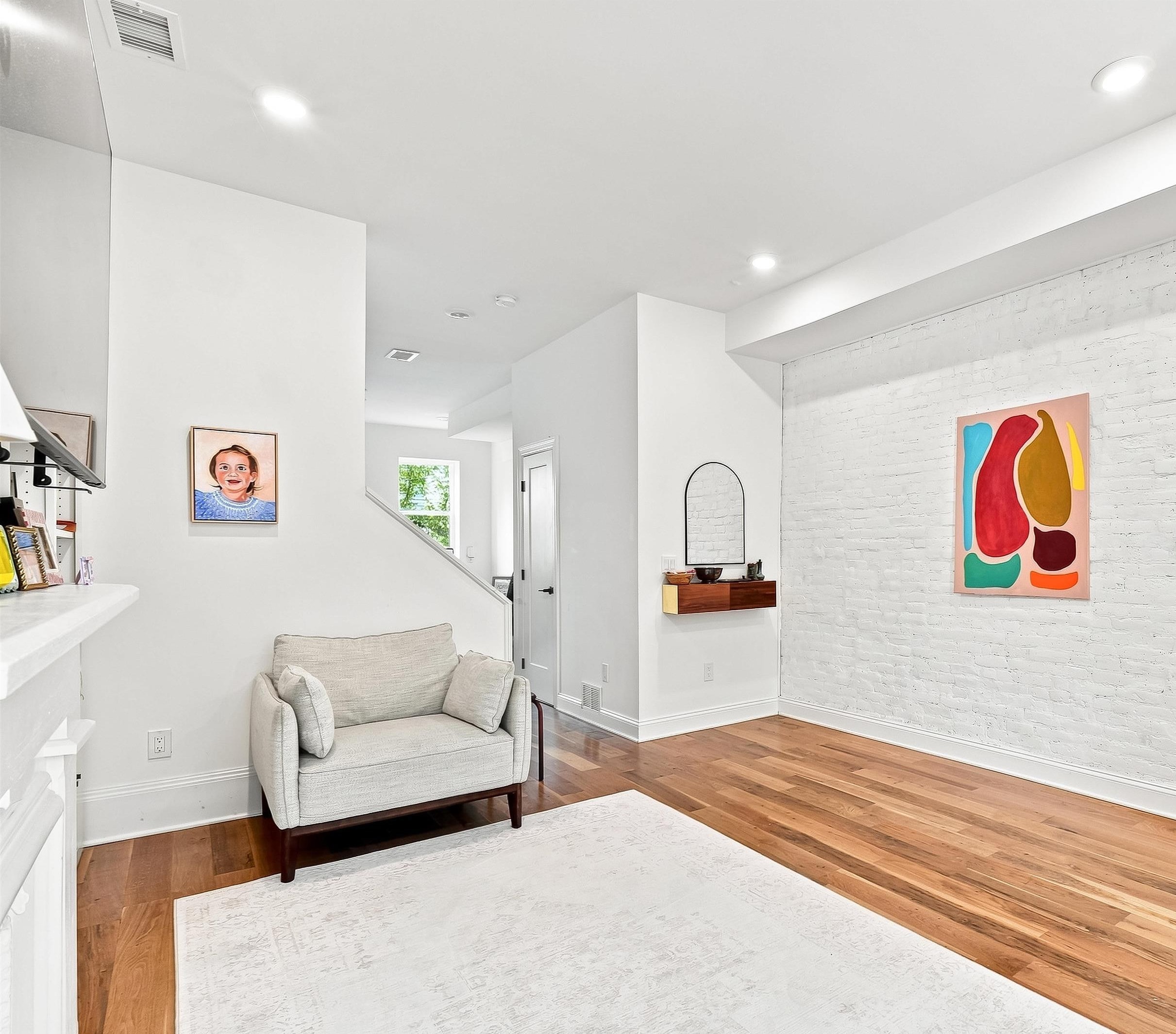 25 CRESCENT AVE