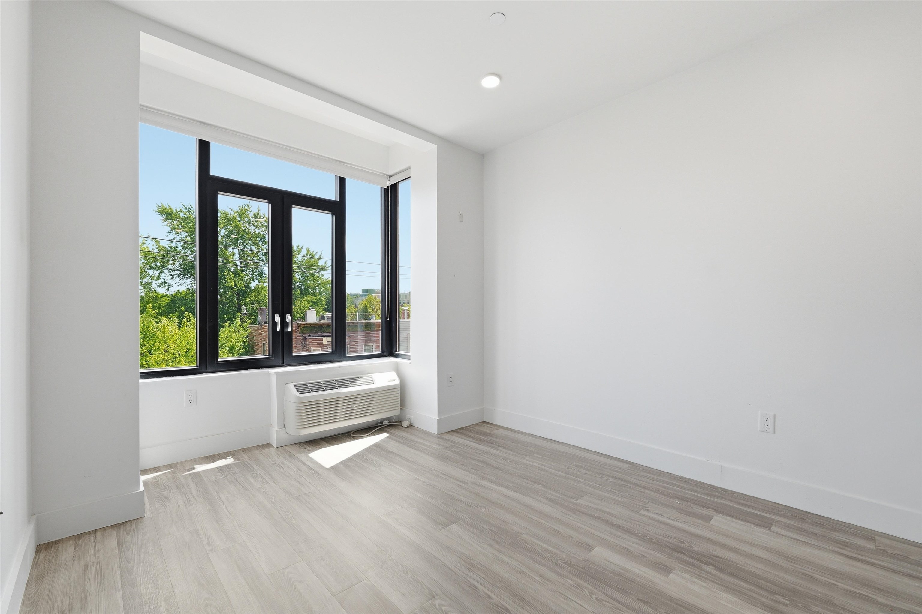 327 COMMUNIPAW AVE Unit: 301