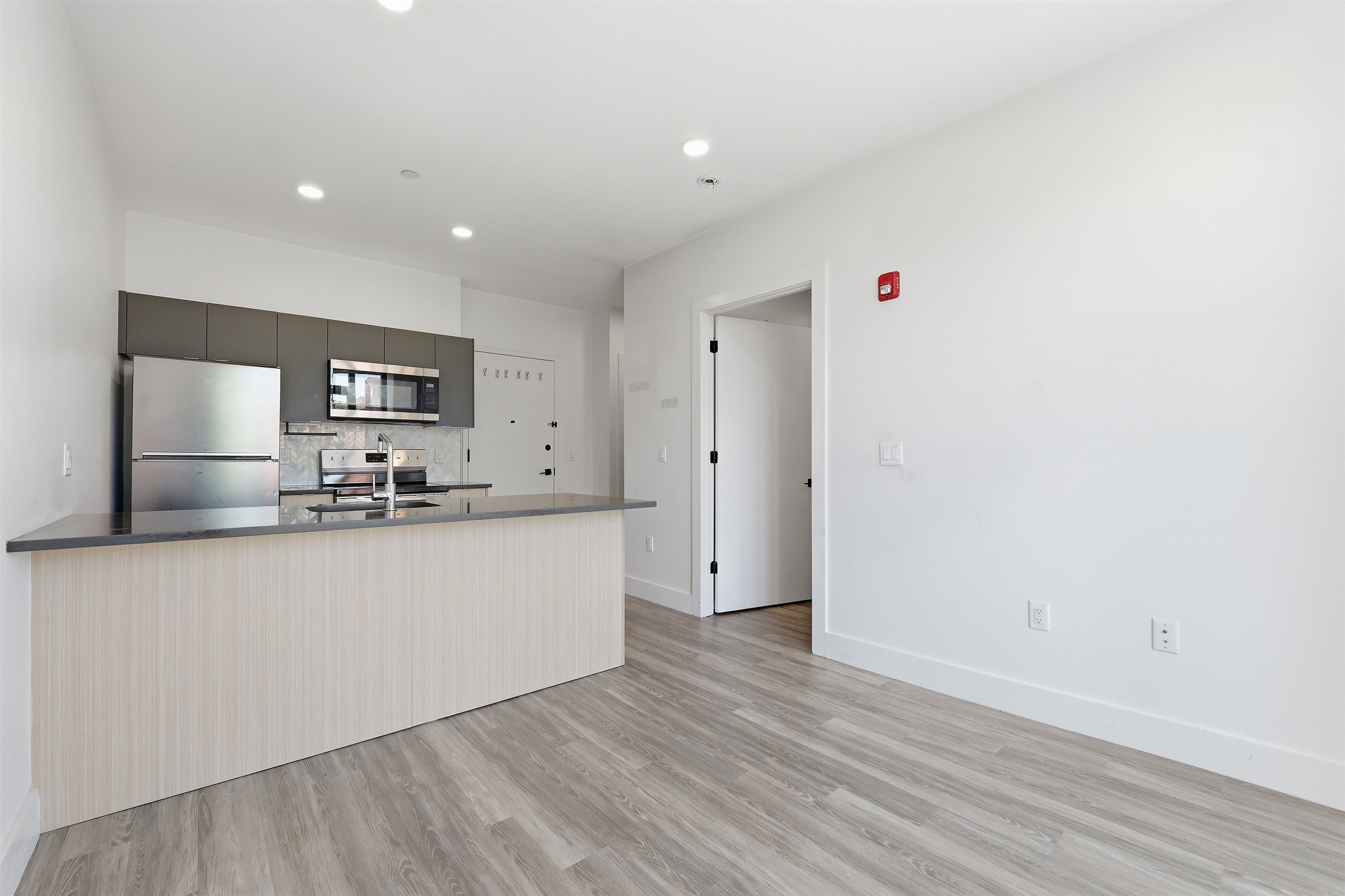 327 COMMUNIPAW AVE Unit: 301