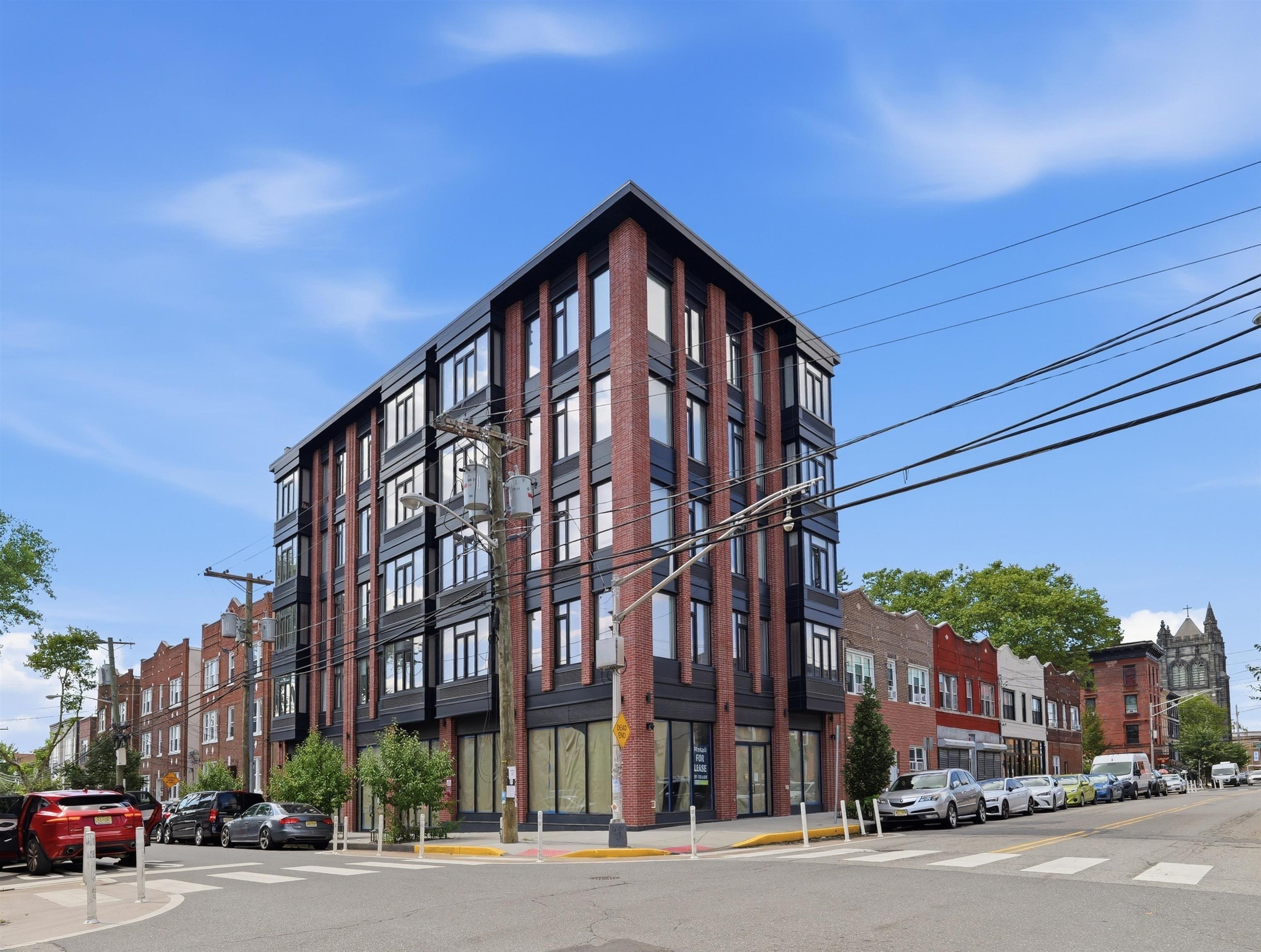 327 COMMUNIPAW AVE Unit: 301