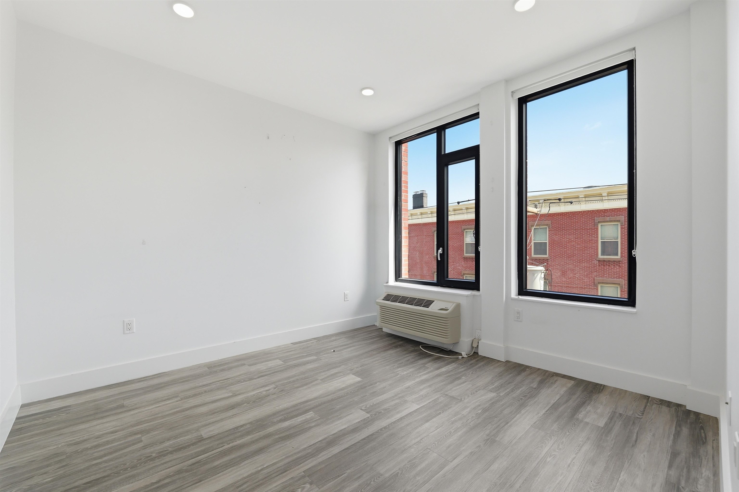 327 COMMUNIPAW AVE Unit: 301