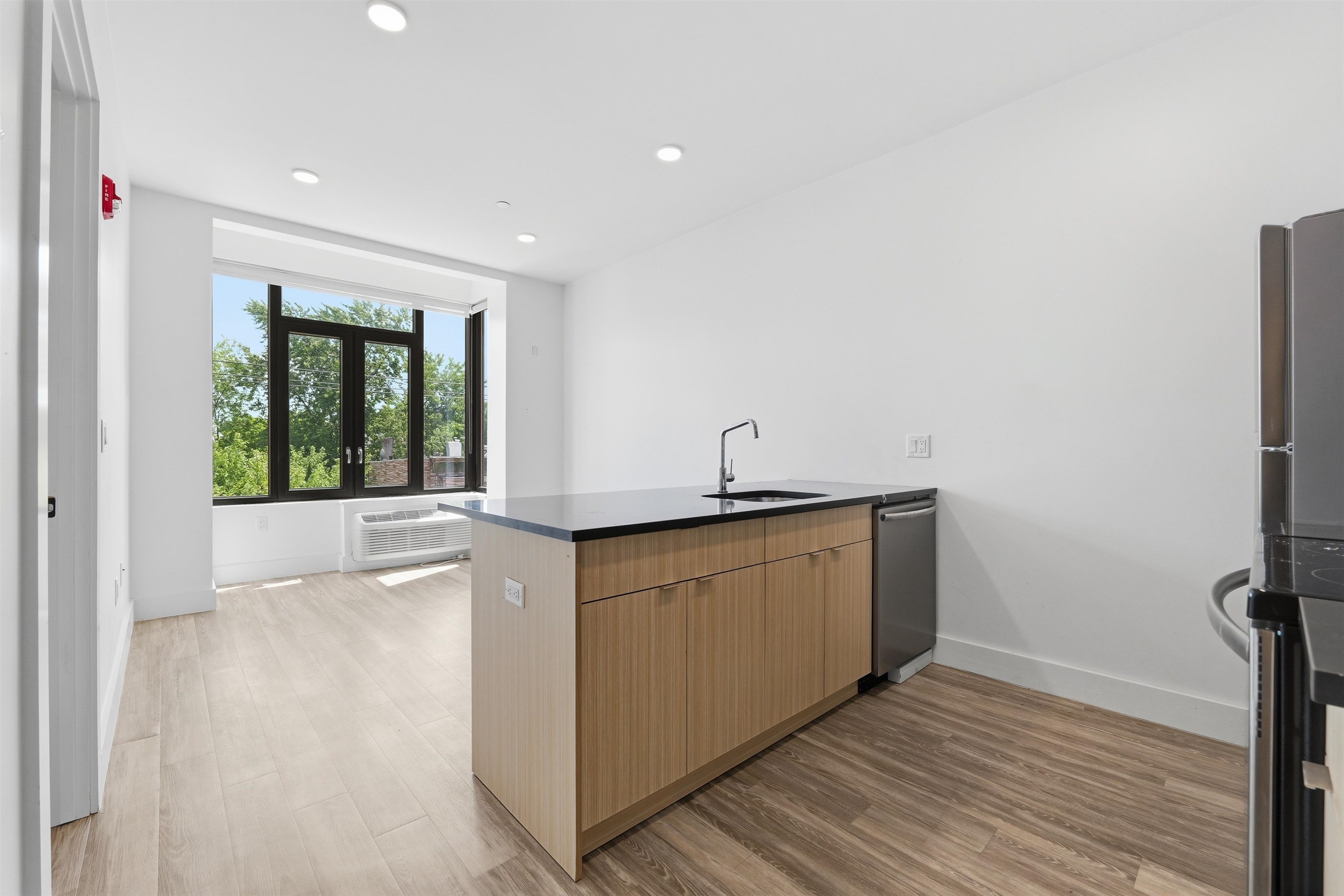327 COMMUNIPAW AVE Unit: 301