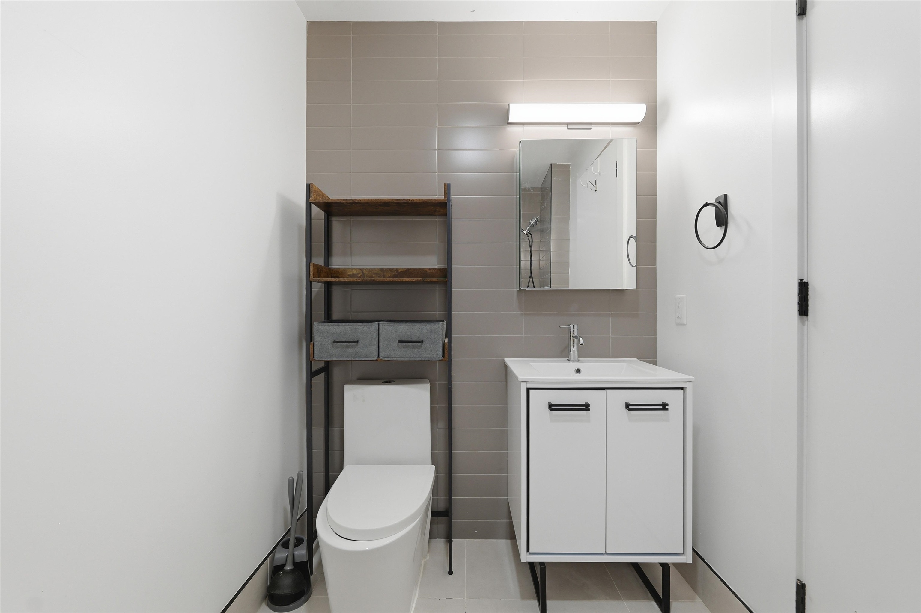 327 COMMUNIPAW AVE Unit: 301