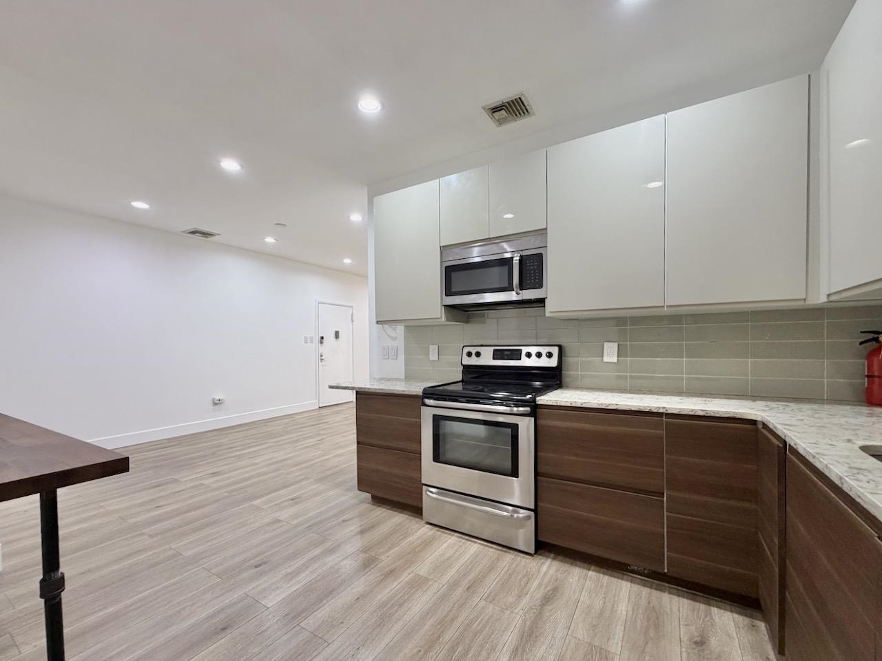 75 LIBERTY AVE Unit: D11