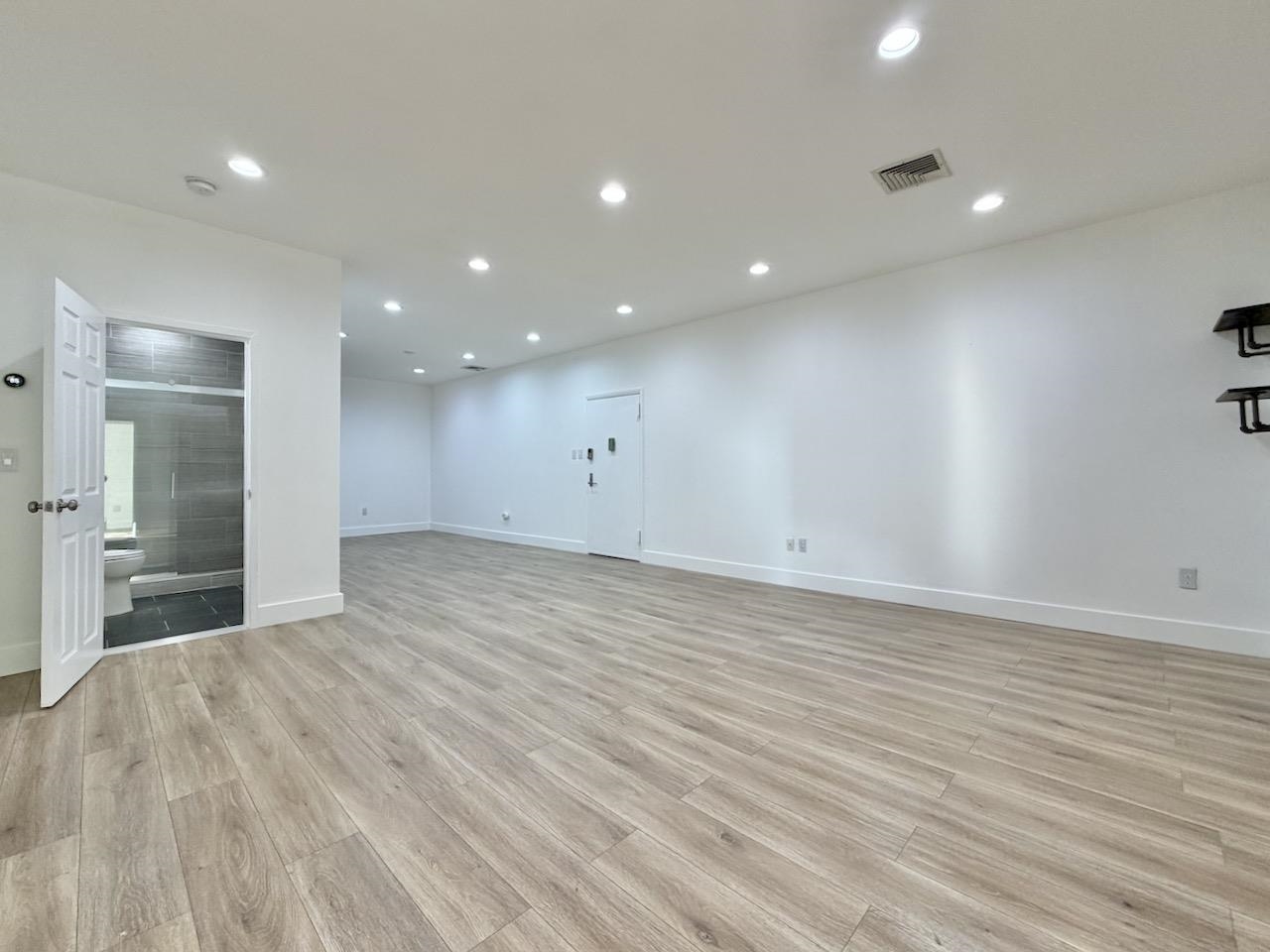 75 LIBERTY AVE Unit: D11