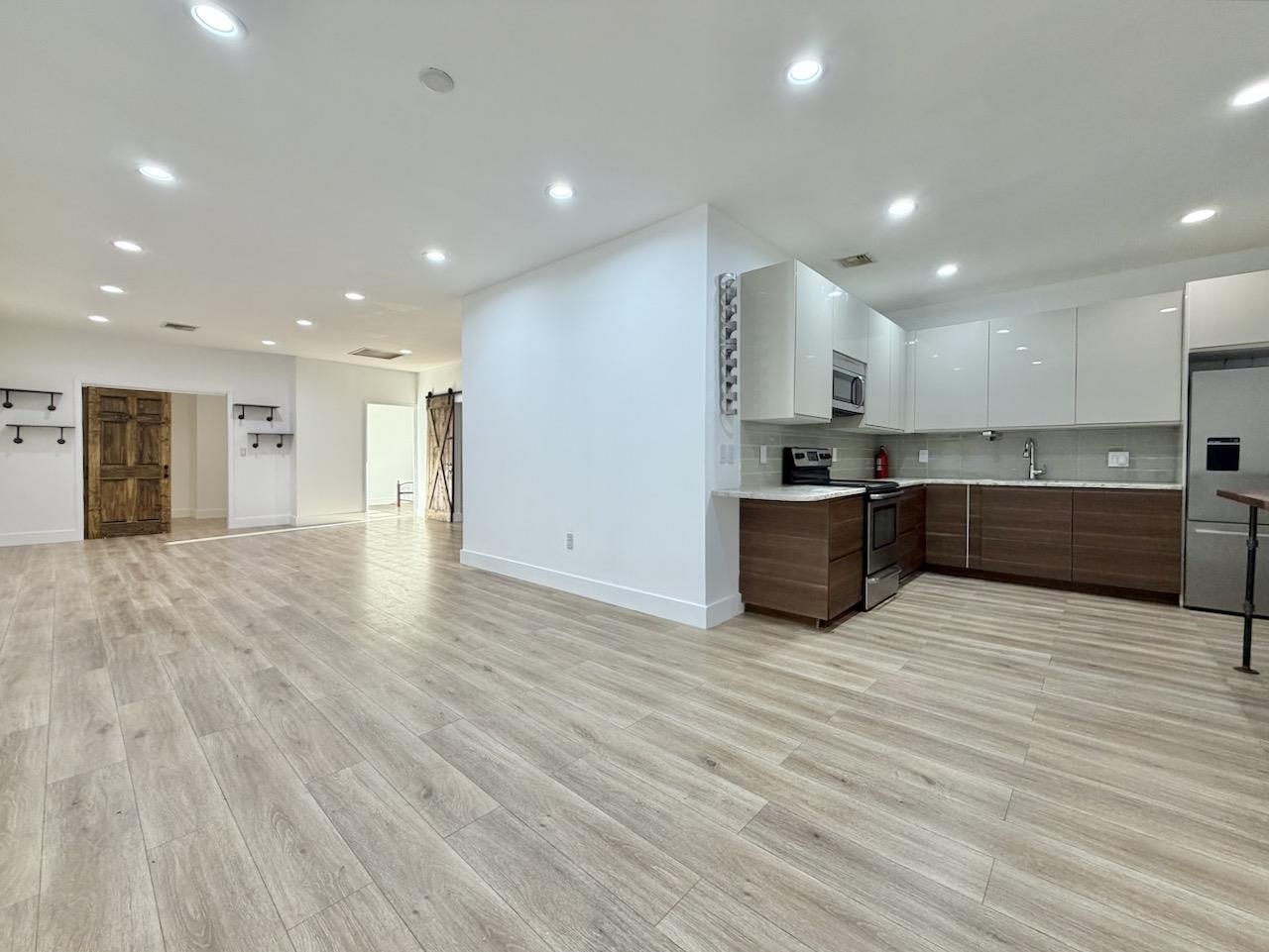 75 LIBERTY AVE Unit: D11