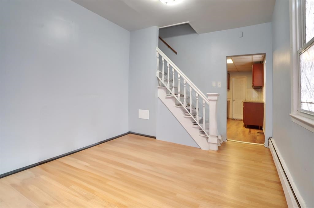 5 SALTER PL Unit: 1