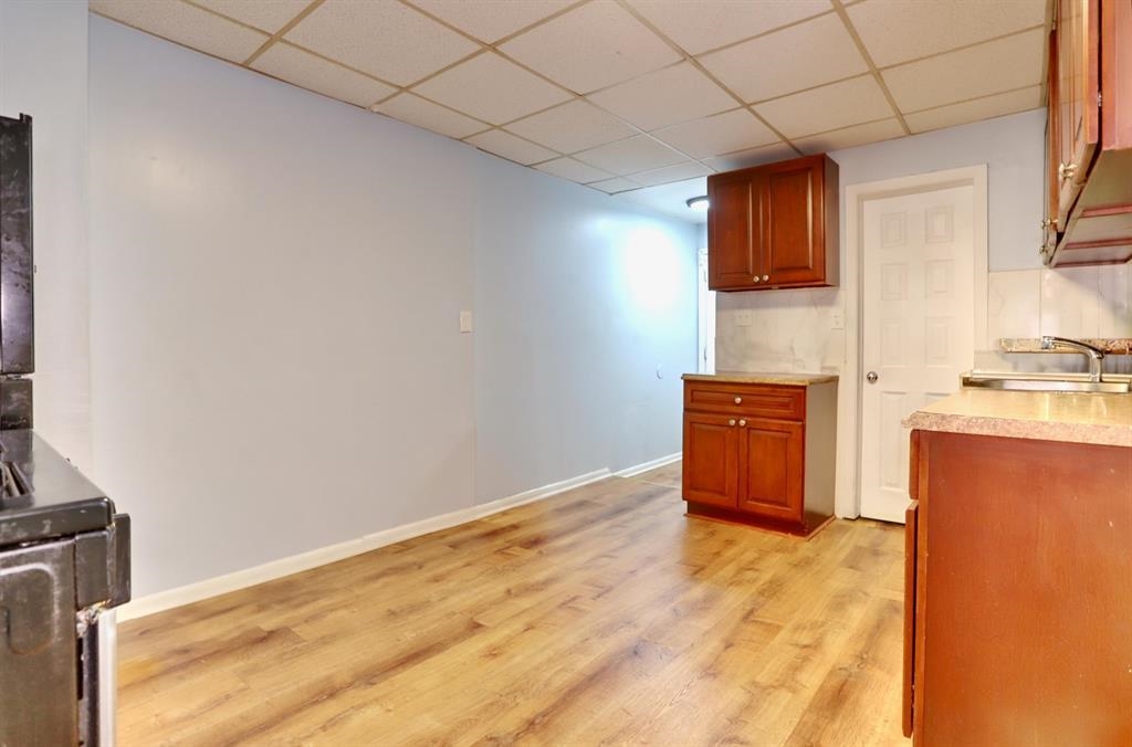 5 SALTER PL Unit: 1