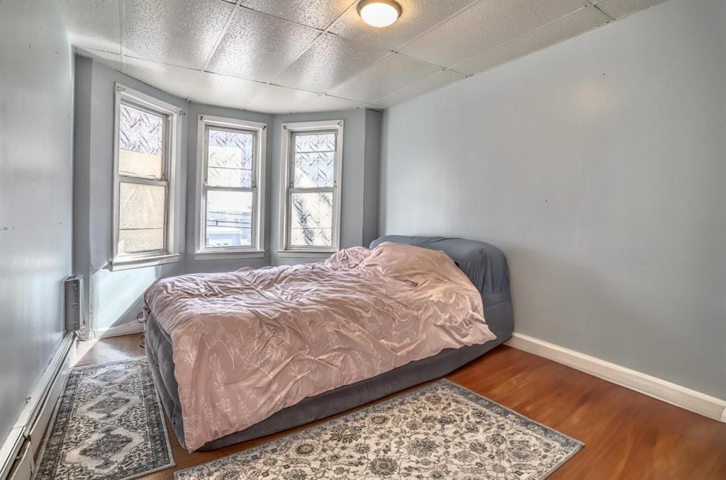 5 SALTER PL Unit: 1