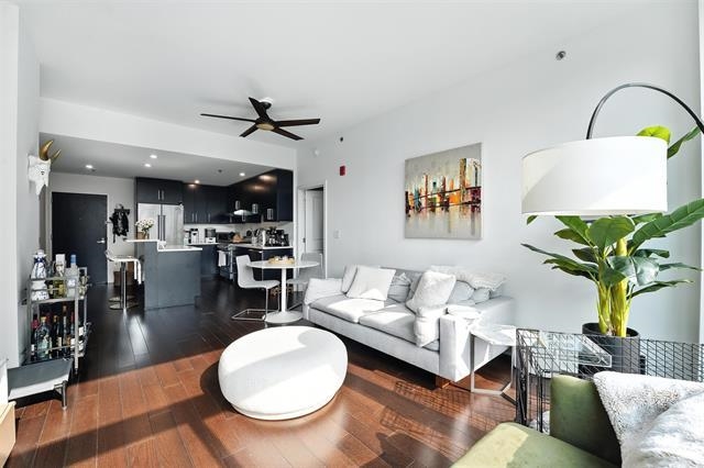 1100 MAXWELL LANE Unit: 622