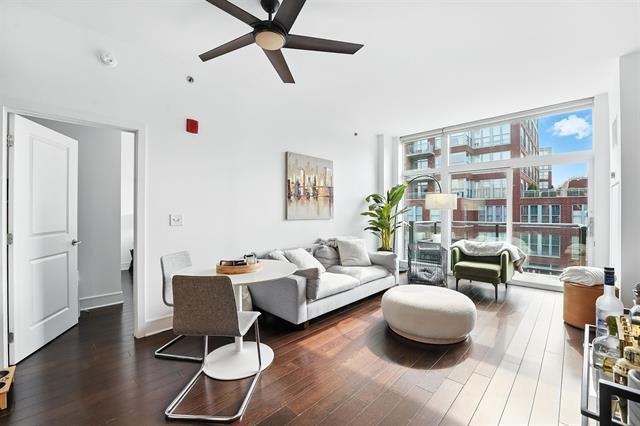 1100 MAXWELL LANE Unit: 622