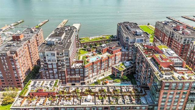 1100 MAXWELL LANE Unit: 622