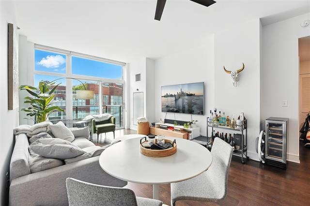 1100 MAXWELL LANE Unit: 622
