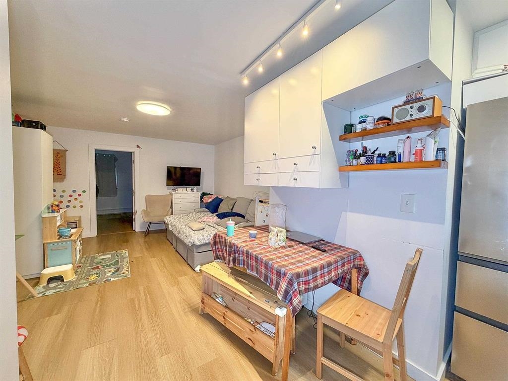 432 2ND ST Unit: 1
