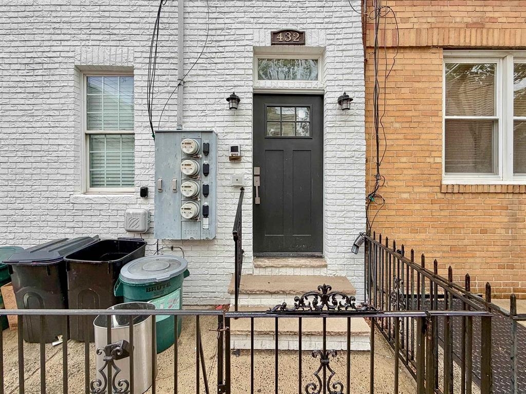 432 2ND ST Unit: 1