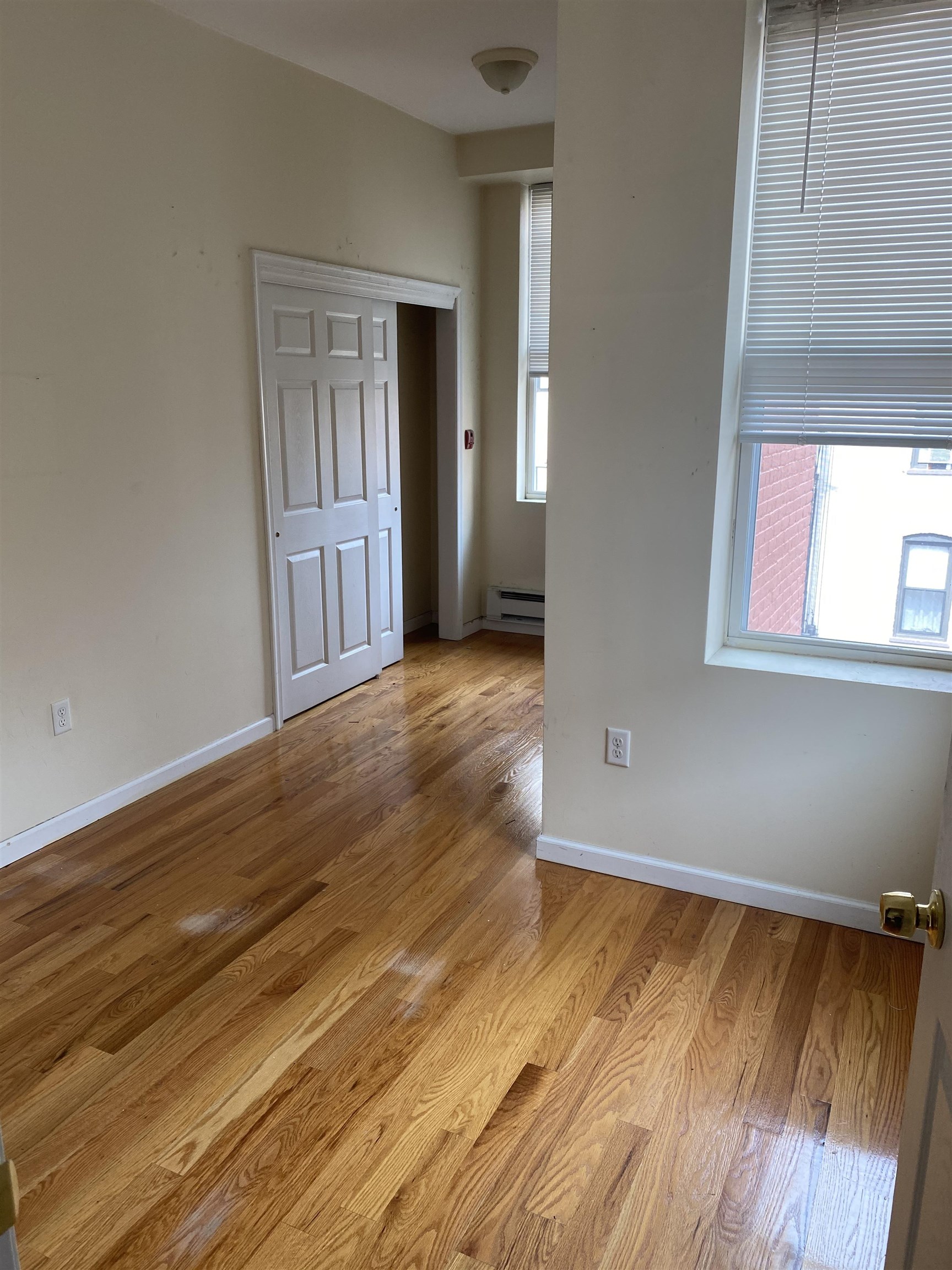 942 WILLOW AVE Unit: 3R