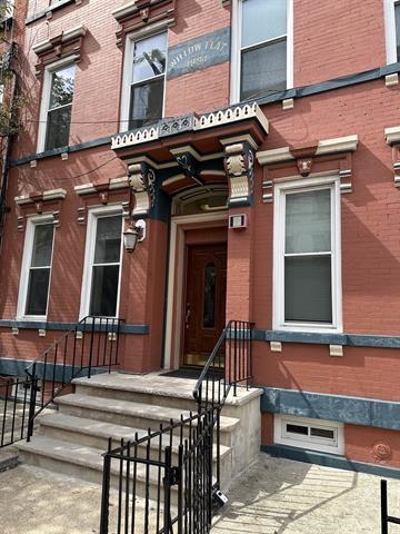 942 WILLOW AVE Unit: 3R