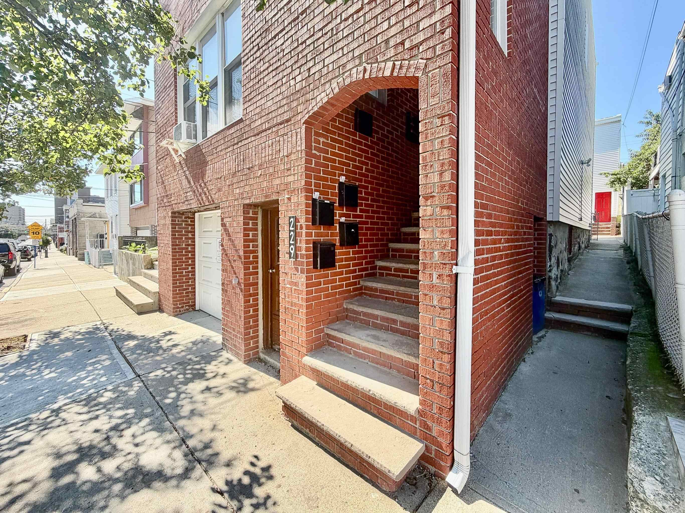 229 71ST ST Unit: 2R