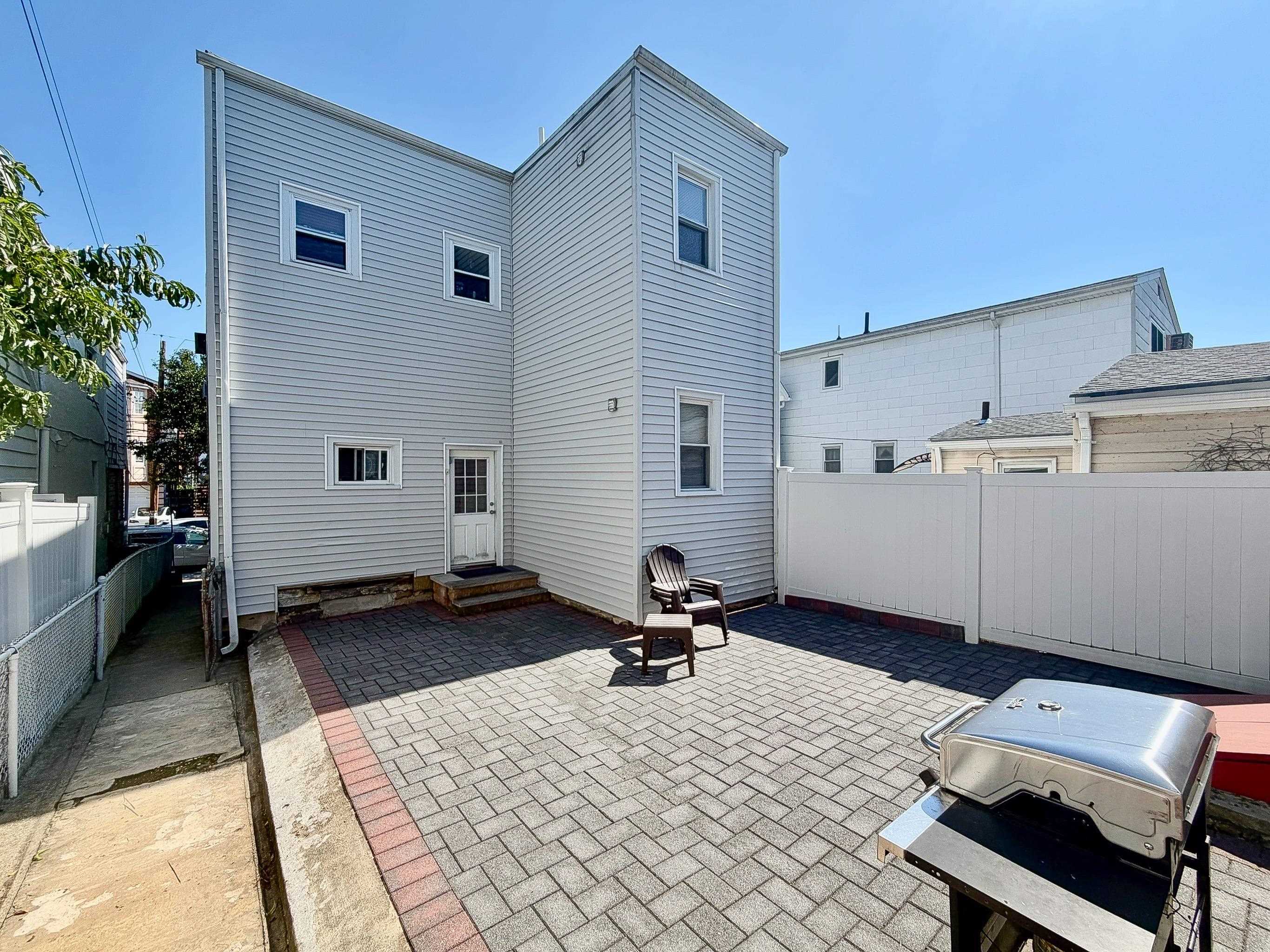 229 71ST ST Unit: 2R
