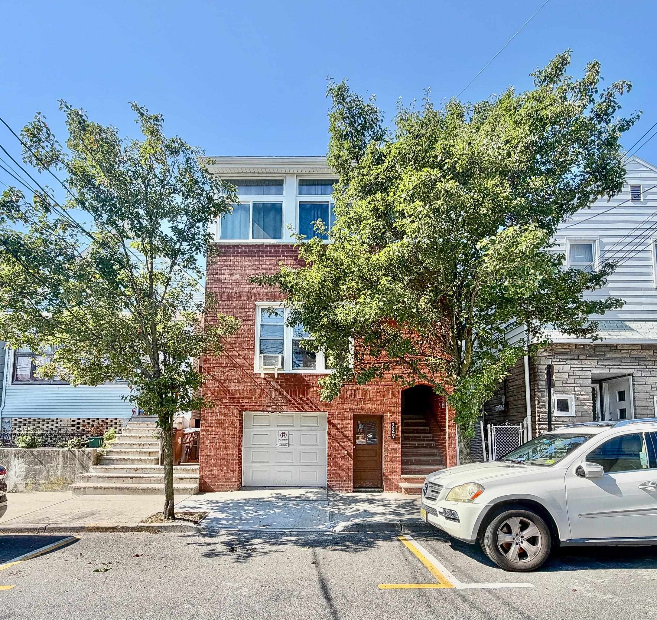 229 71ST ST Unit: 2R