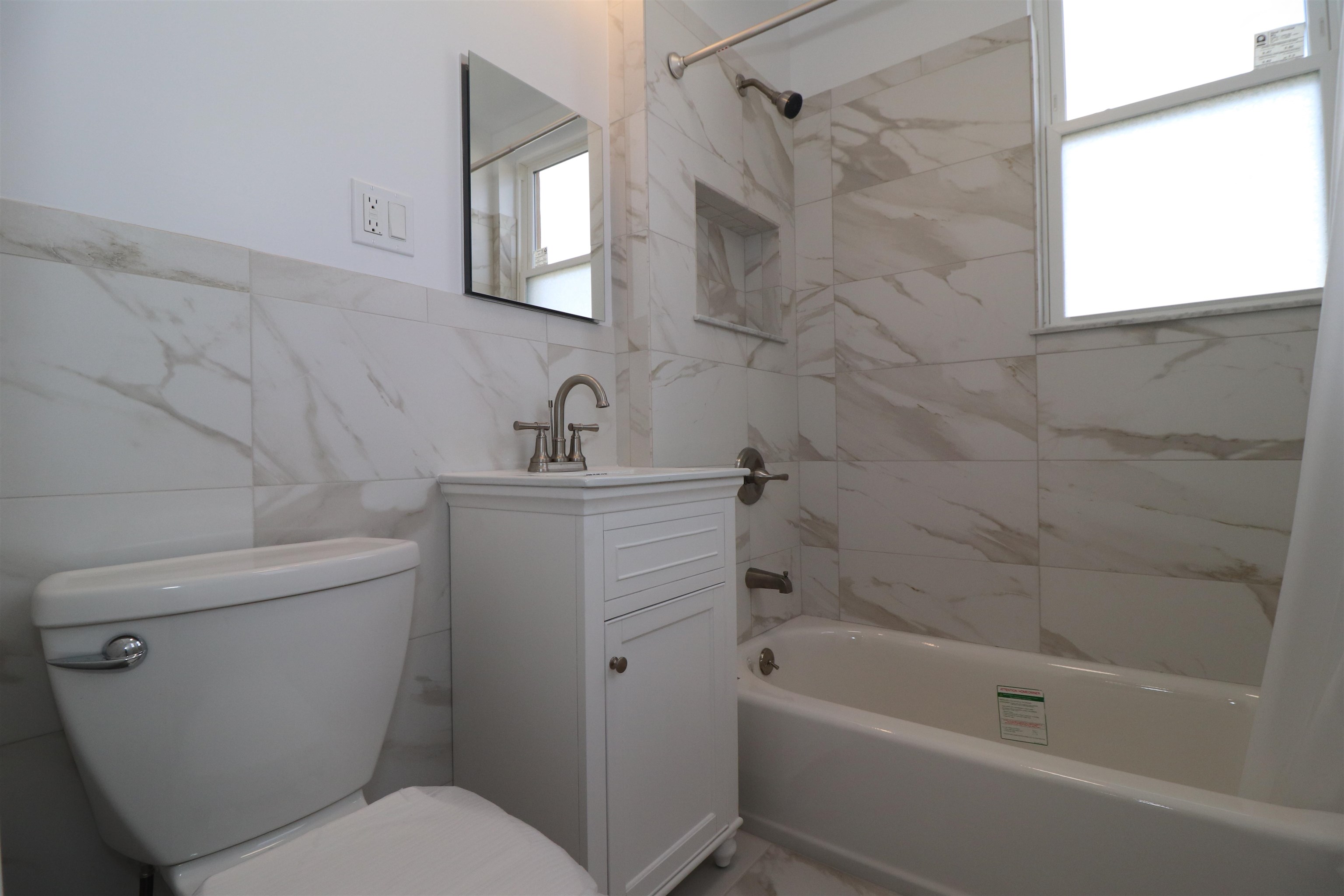 348 7TH ST Unit: 6 (3R)