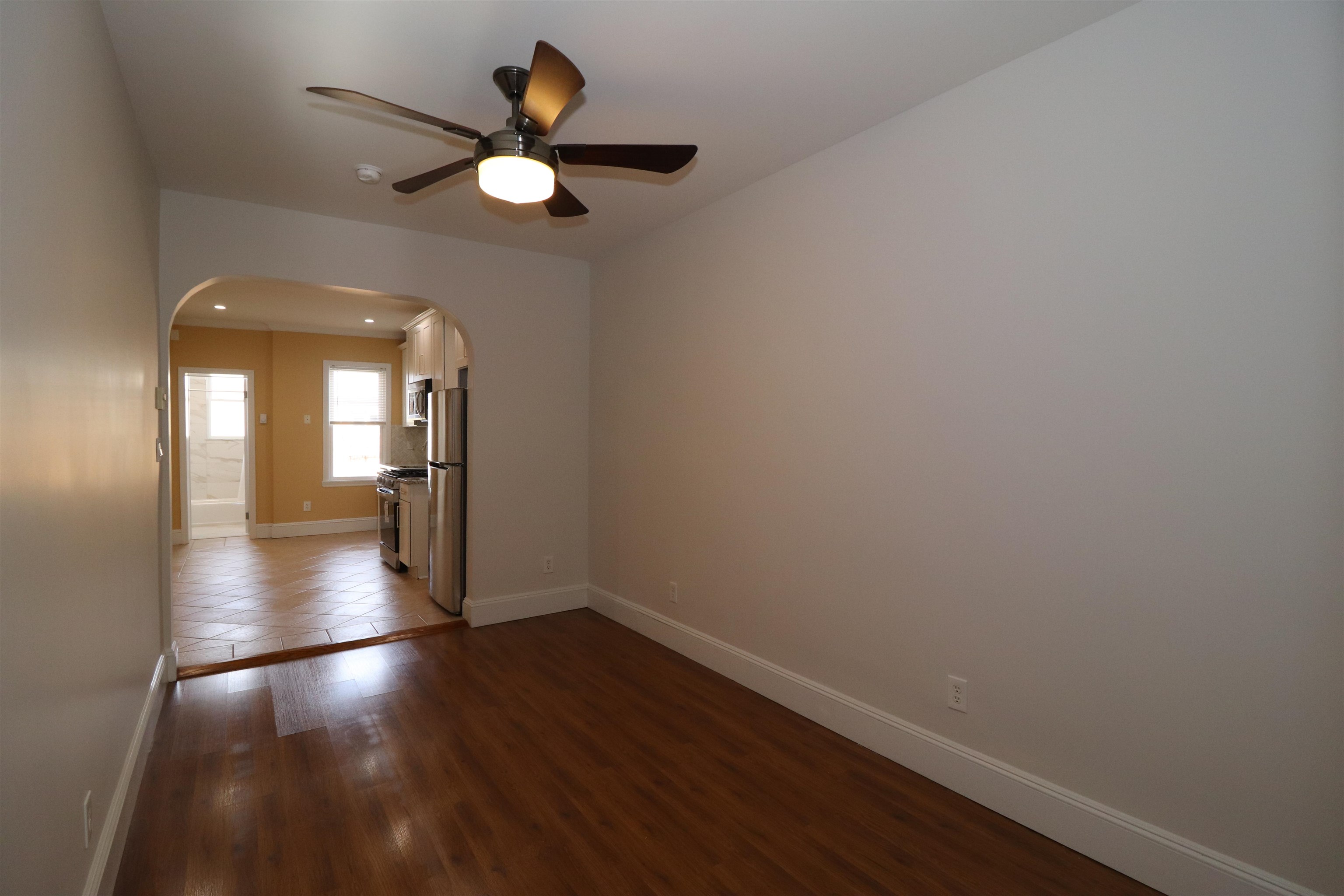 348 7TH ST Unit: 6 (3R)