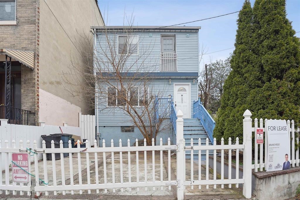 292 NEW YORK AVE