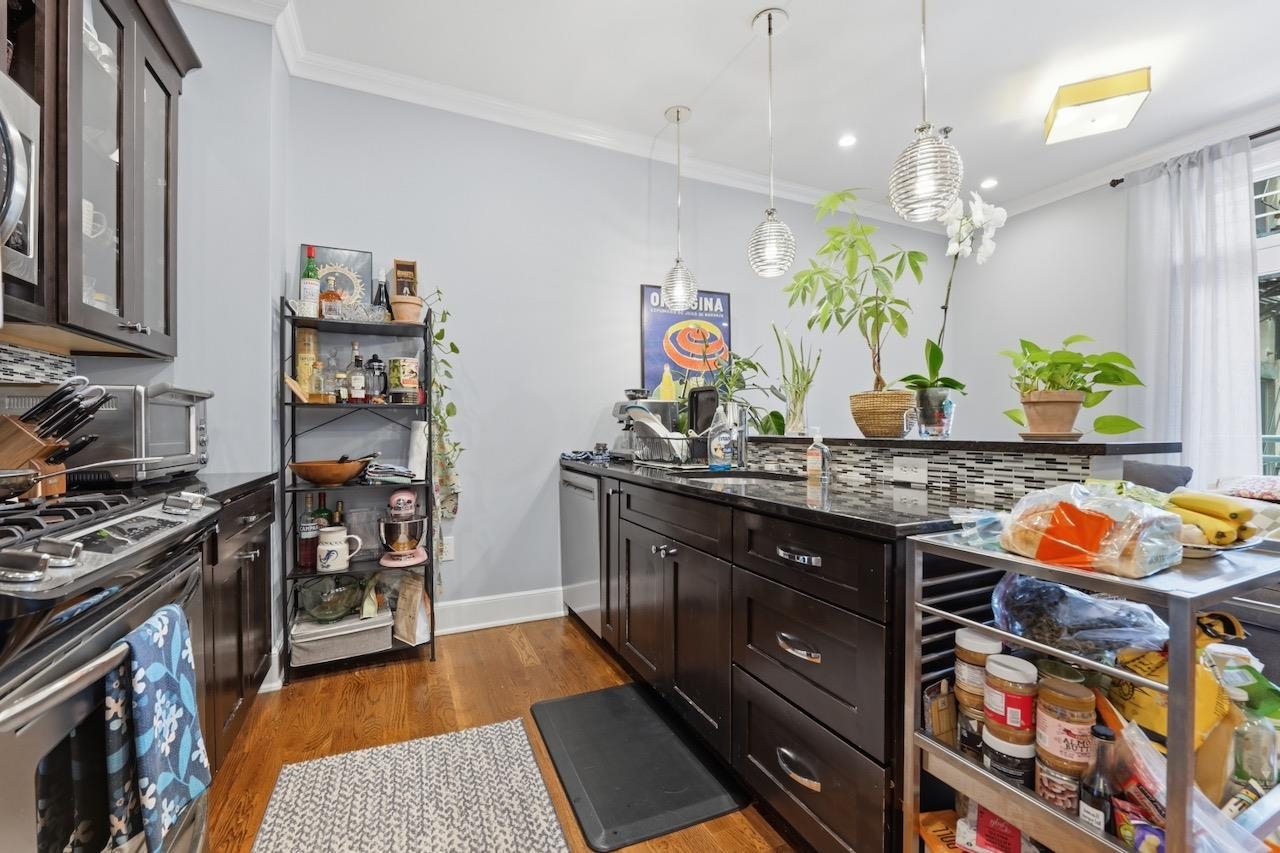 313 1ST ST Unit: 3C