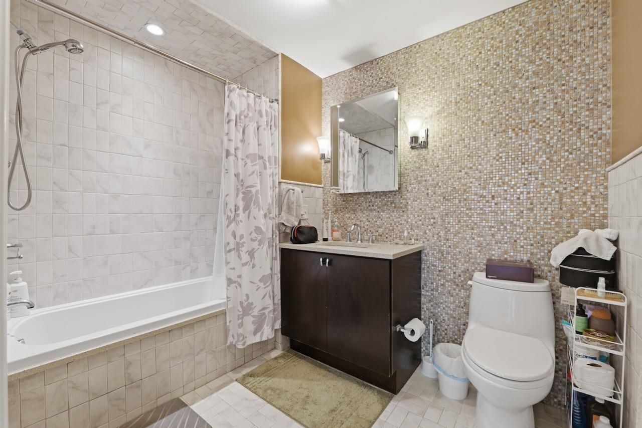 313 1ST ST Unit: 3C