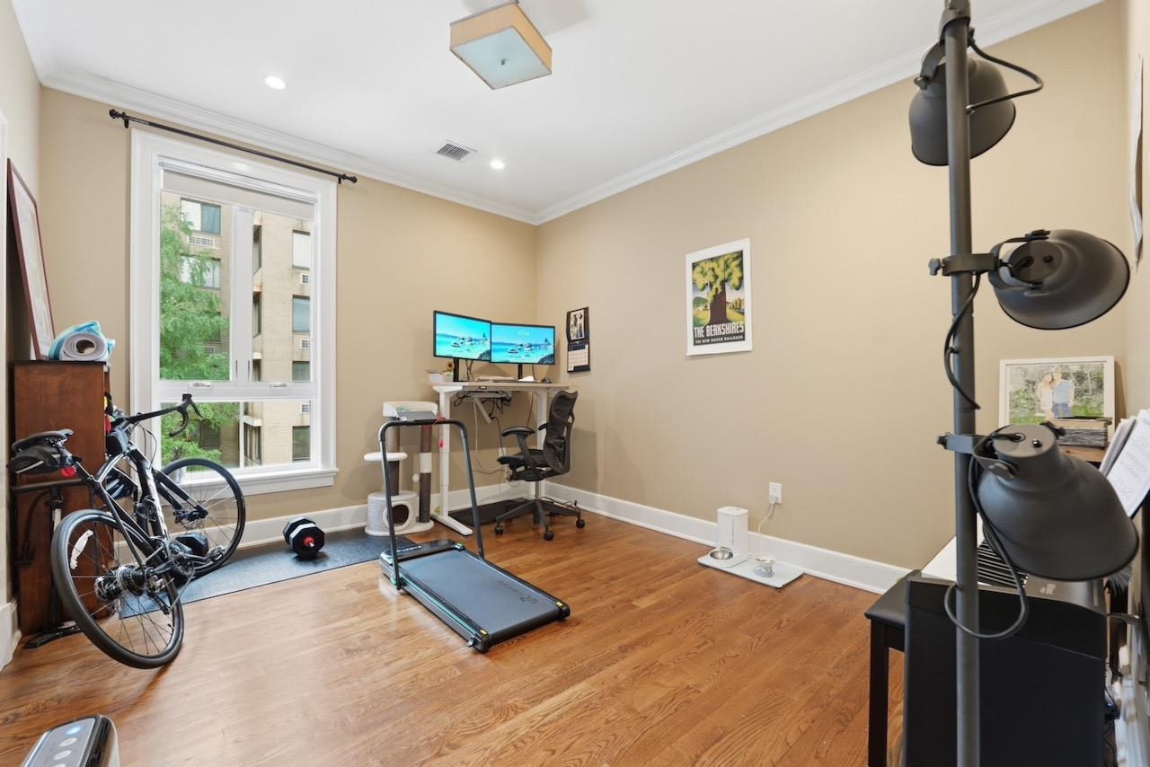 313 1ST ST Unit: 3C