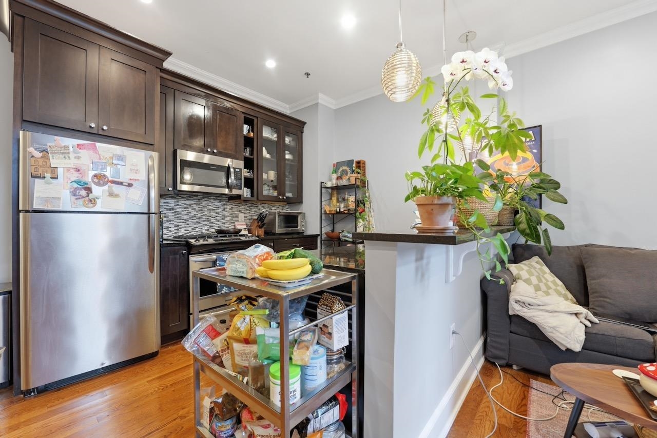 313 1ST ST Unit: 3C
