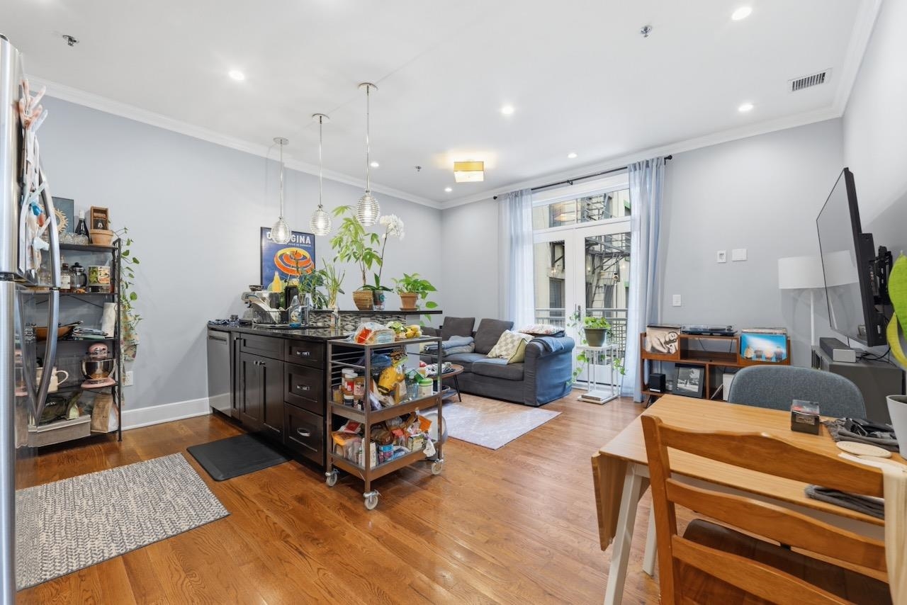 313 1ST ST Unit: 3C