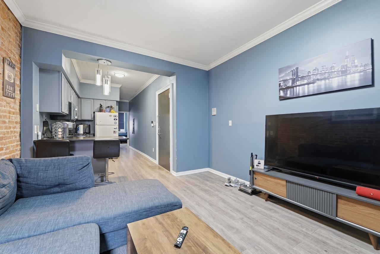 263 1ST ST Unit: 3R